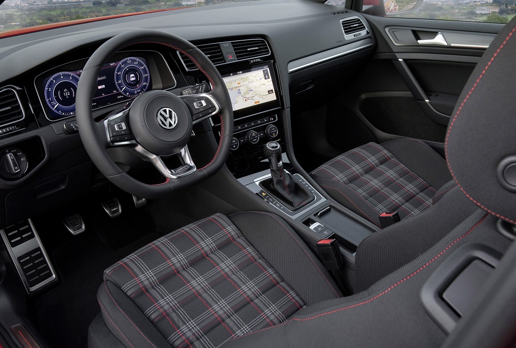 Volkswagen voegt een nieuwe sportieve uitvoering toe aan het Golf-aanbod: de GTI Performance. De auto wordt net boven de GTI gepositioneerd en de vanafprijzen zijn al bekend.