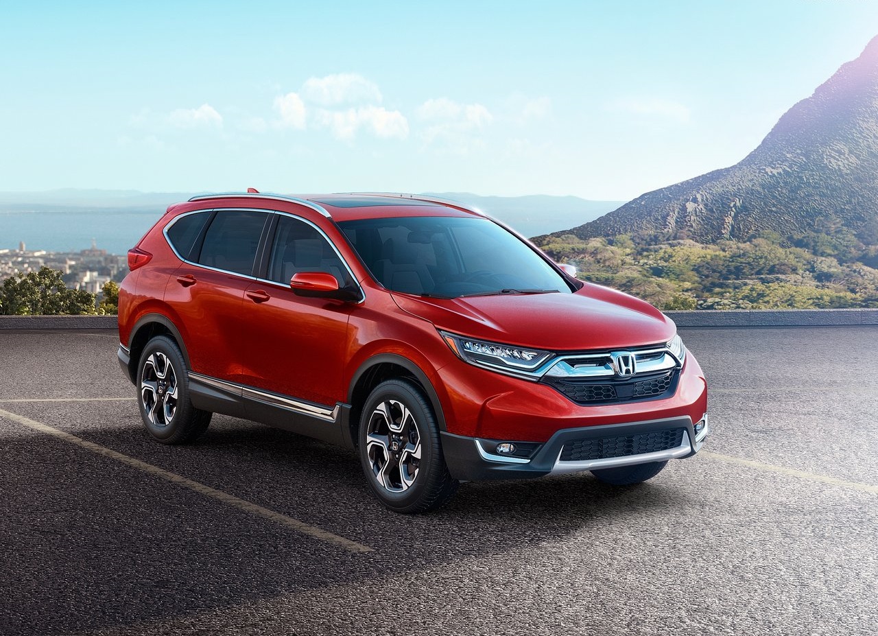 Bij verrassing is daar ineens de nieuwe 2017 Honda CR-V. Er is alleen nog Amerikaanse informatie, maar de auto zal ongetwijfeld ook naar Europa komen. De auto heeft enkele Honda-primeurs.