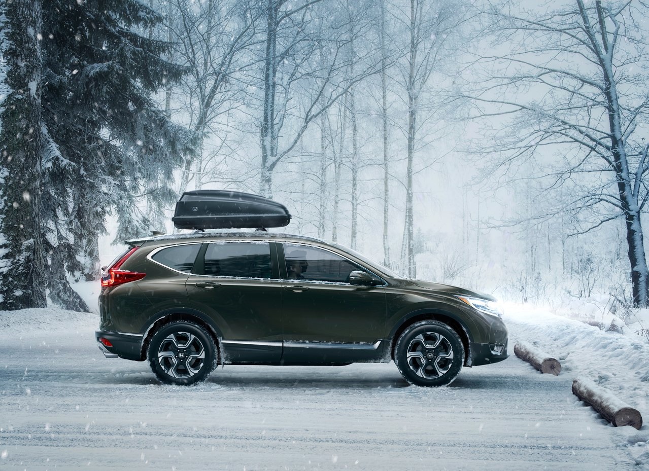 Bij verrassing is daar ineens de nieuwe 2017 Honda CR-V. Er is alleen nog Amerikaanse informatie, maar de auto zal ongetwijfeld ook naar Europa komen. De auto heeft enkele Honda-primeurs.