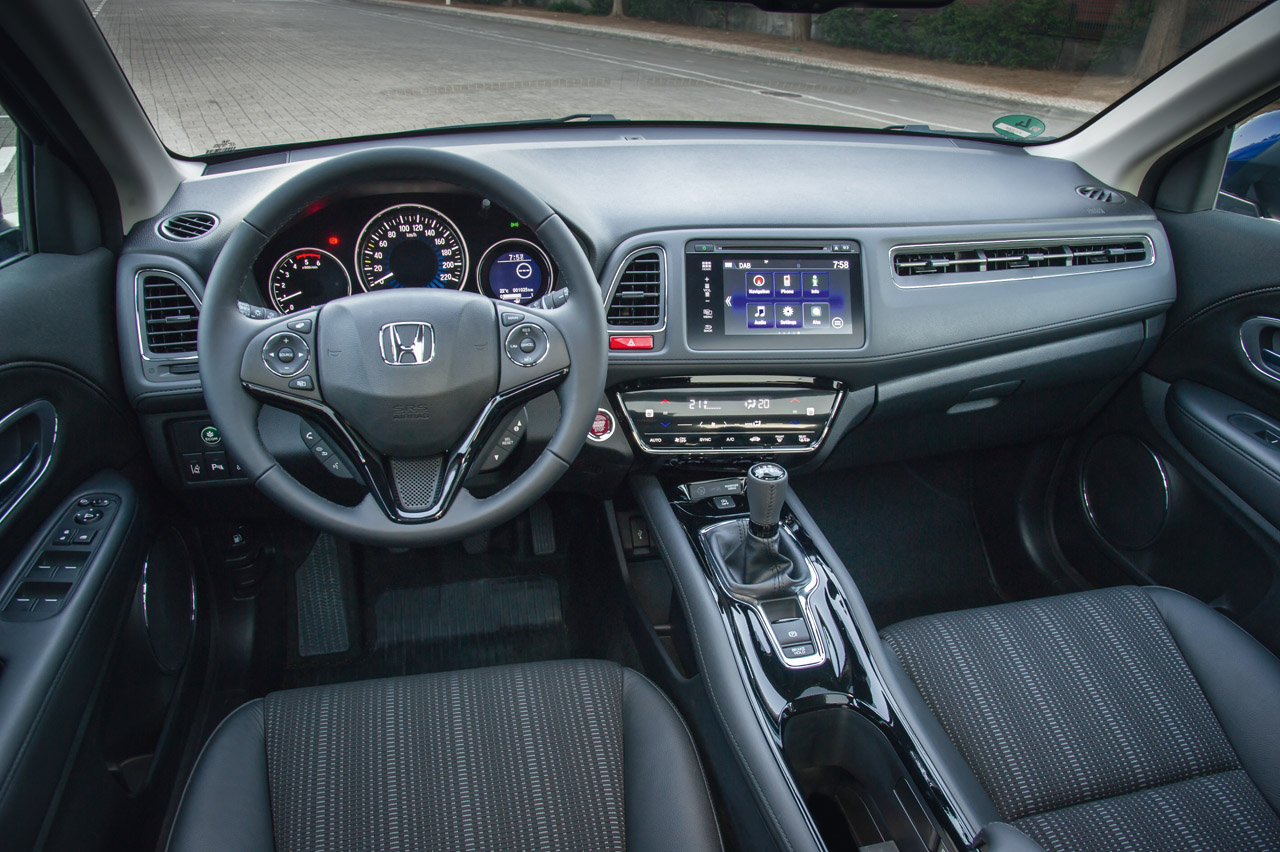 Honda HR-V autotest: de nieuwe compacte cross-over heeft de ruimte van een veel grotere en staat merk sterke motoren potent in de markt.