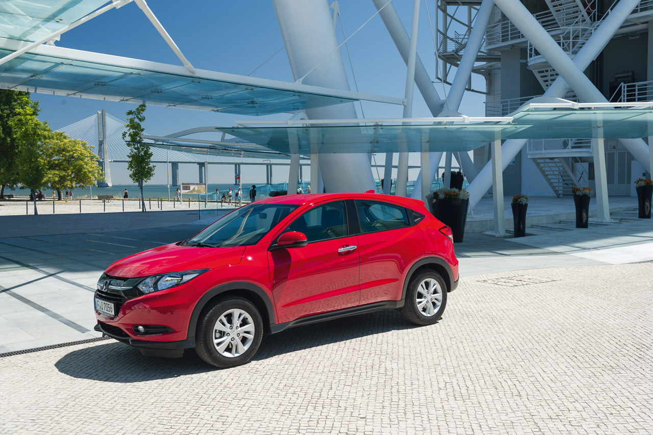 Honda HR-V autotest: de nieuwe compacte cross-over heeft de ruimte van een veel grotere en staat merk sterke motoren potent in de markt.