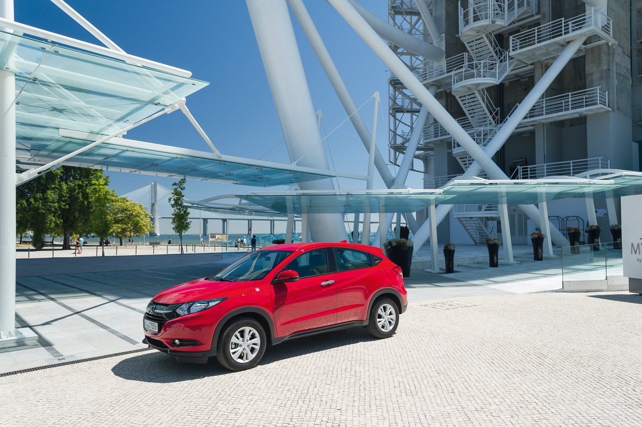 Honda HR-V autotest: de nieuwe compacte cross-over heeft de ruimte van een veel grotere en staat merk sterke motoren potent in de markt.