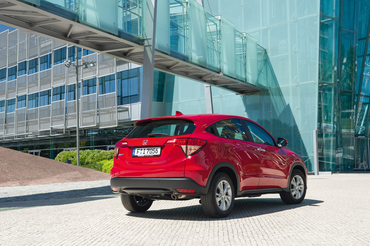 Honda HR-V autotest: de nieuwe compacte cross-over heeft de ruimte van een veel grotere en staat merk sterke motoren potent in de markt.