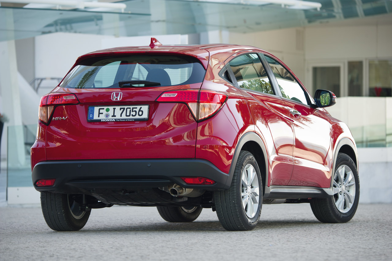 Honda HR-V autotest: de nieuwe compacte cross-over heeft de ruimte van een veel grotere en staat merk sterke motoren potent in de markt.