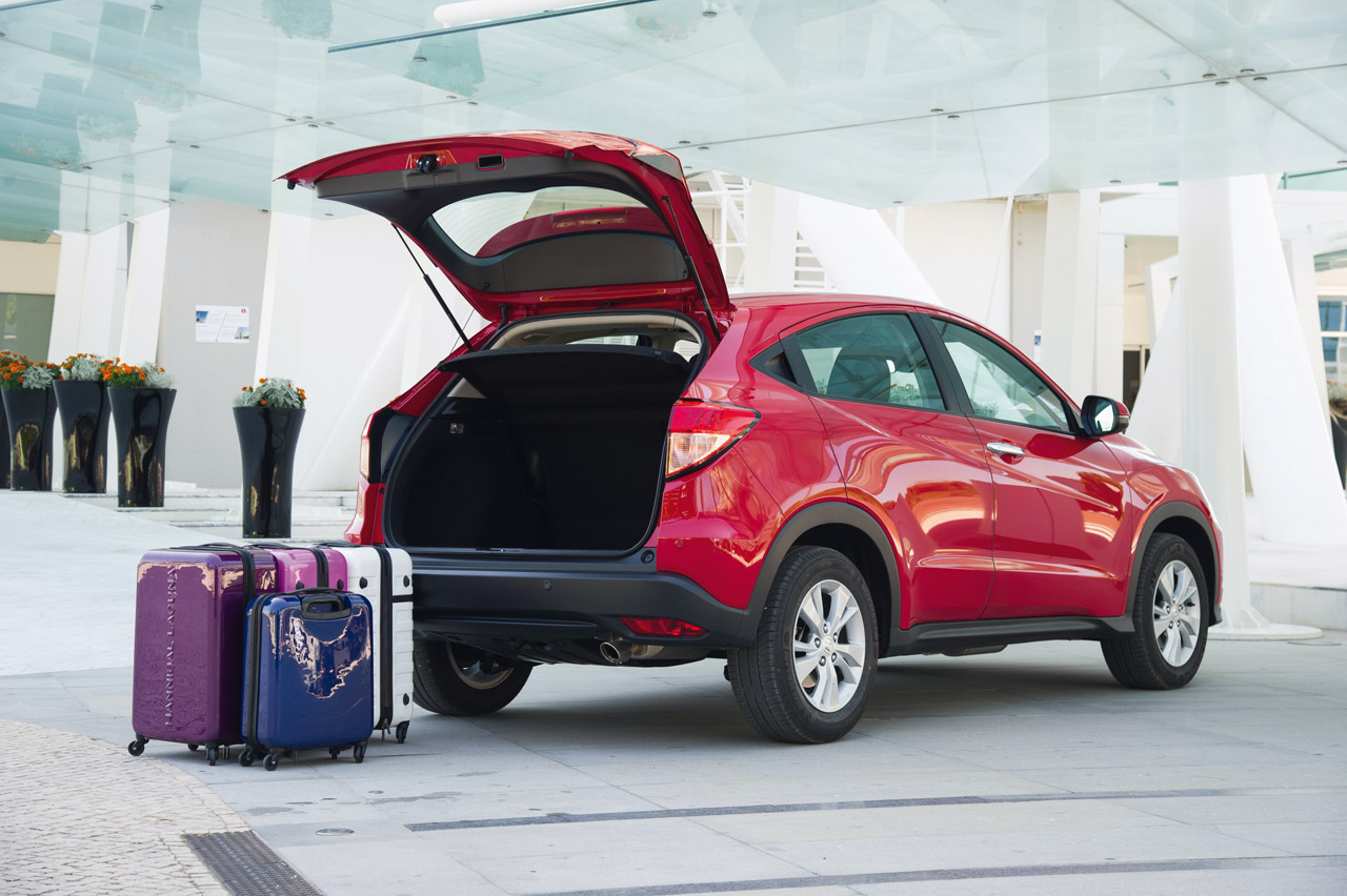 Honda HR-V autotest: de nieuwe compacte cross-over heeft de ruimte van een veel grotere en staat merk sterke motoren potent in de markt.