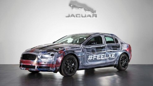 Nieuwe Jaguar sport sedan heet Jaguar XE. Introductie in 2015 en verkrijgbaar met nieuwe motoren.