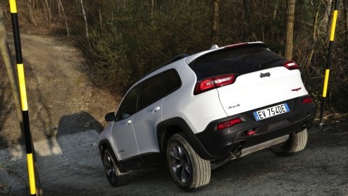 Test nieuwe Jeep Cherokee Longitude 2.0 Turbodiesel en Cherokee 3.2 V6 Limited Pentastar.