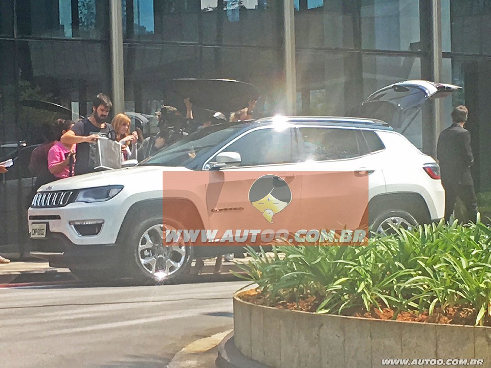 De nieuwe Jeep Compass, die de huidige Compass en Patriot gaat vervangen, is gespot tijdens een photoshoot in Brazili, waardoor we nu al weten hoe hij eruit komt te zien.