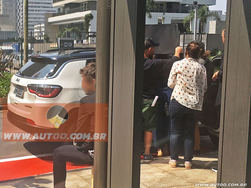 De nieuwe Jeep Compass, die de huidige Compass en Patriot gaat vervangen, is gespot tijdens een photoshoot in Brazili, waardoor we nu al weten hoe hij eruit komt te zien.
