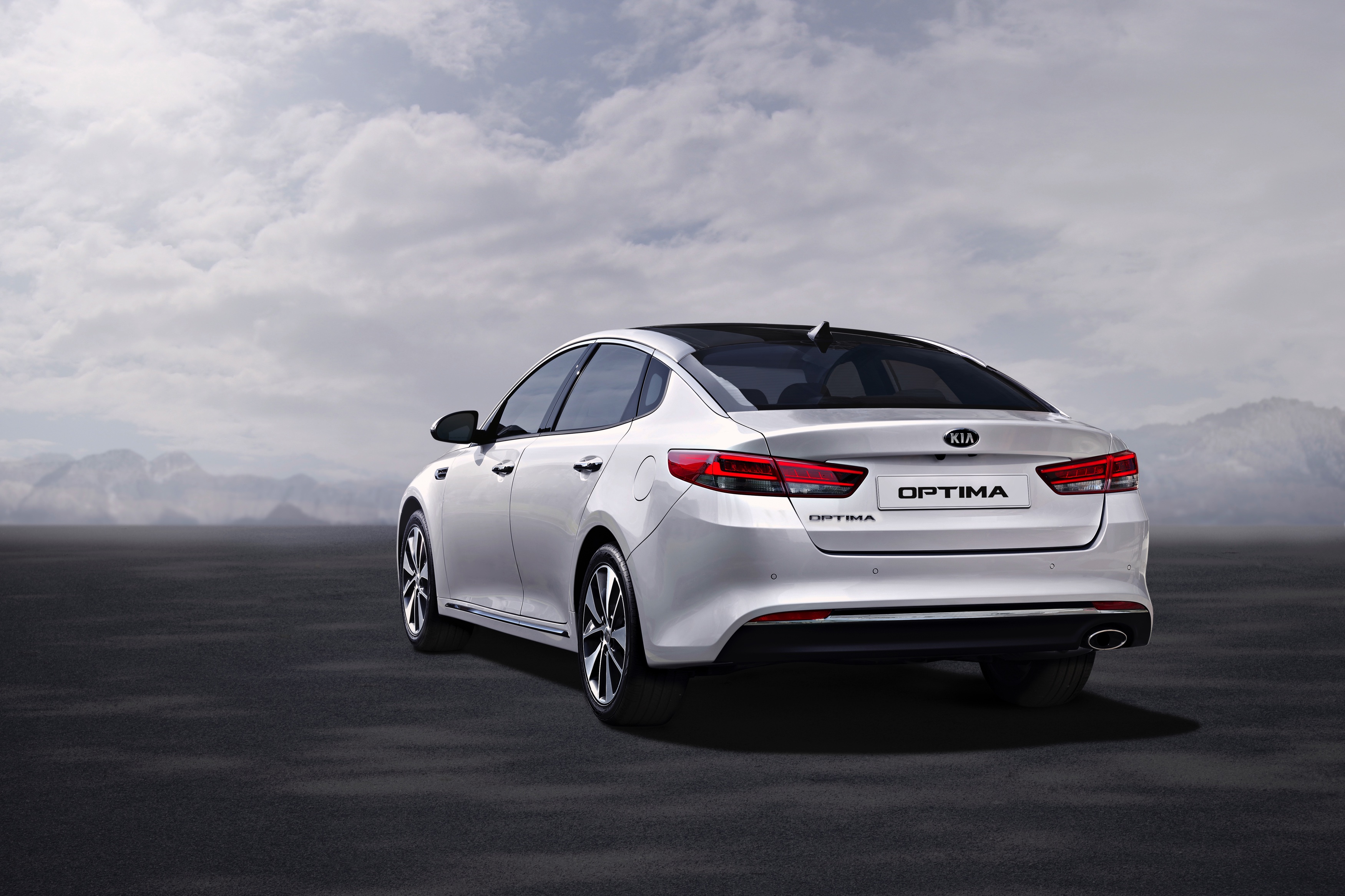 Kias nieuwe Optima komt in het laatste kwartaal van dit jaar op de markt. De 1,7 liter diesel trapt af, maar snel zullen een snelle variant en een plug-in hybride volgen.