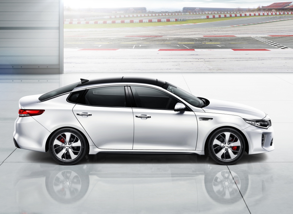 Nieuwe Kia Optima ook als plug-in hybride op de markt. De Optima PHEV verschijnt in 2016 in Nederland, naast de Optima GT en Optima Wagon.