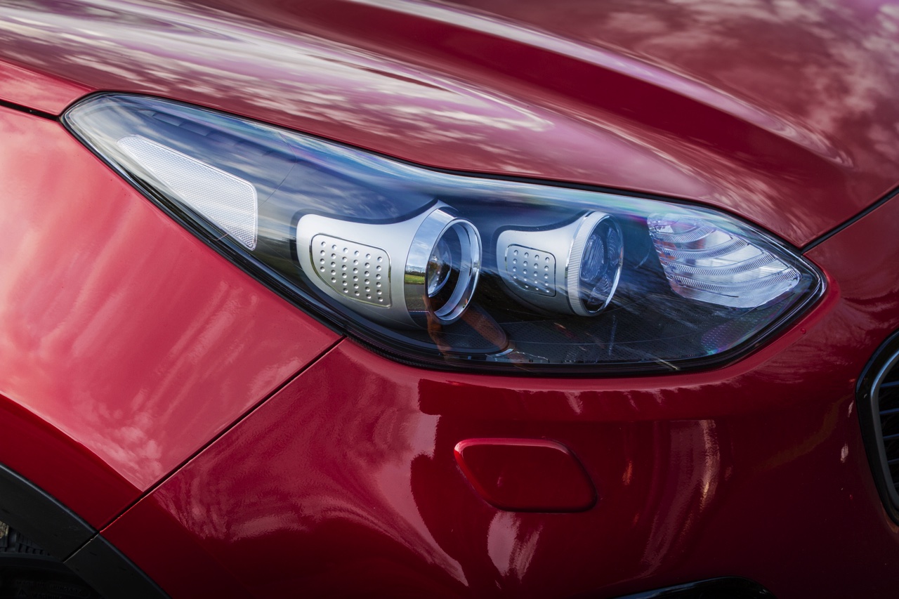 Autotest nieuwe Kia Sportage. Kia introduceert een nieuwe Sportage en in deze rijtest voelen we de 1.6 T-GDI, 1.7 CDRi en 2.0 CRDi aan de tand.
