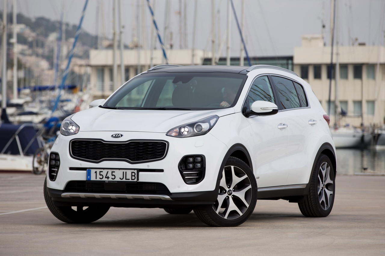 Autotest nieuwe Kia Sportage. Kia introduceert een nieuwe Sportage en in deze rijtest voelen we de 1.6 T-GDI, 1.7 CDRi en 2.0 CRDi aan de tand.