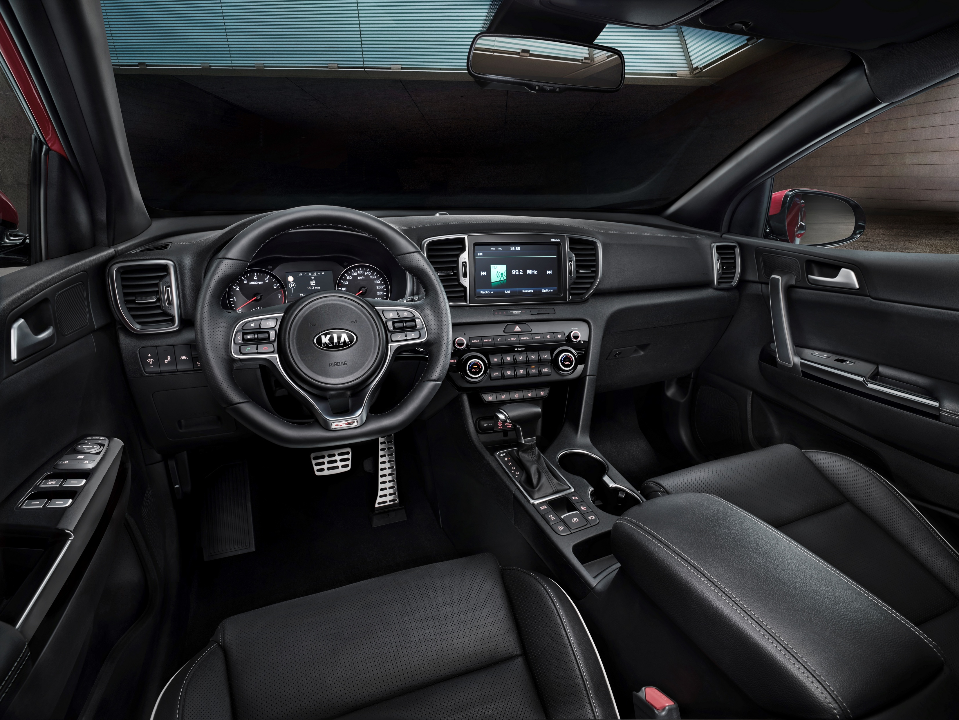 Nieuwe Kia Sportage komt in het eerste kwartaal van 2016 naar Nederland en is voor het eerst leverbaar als GT-Line in combinatie met de 1.6 T-GDI motor.