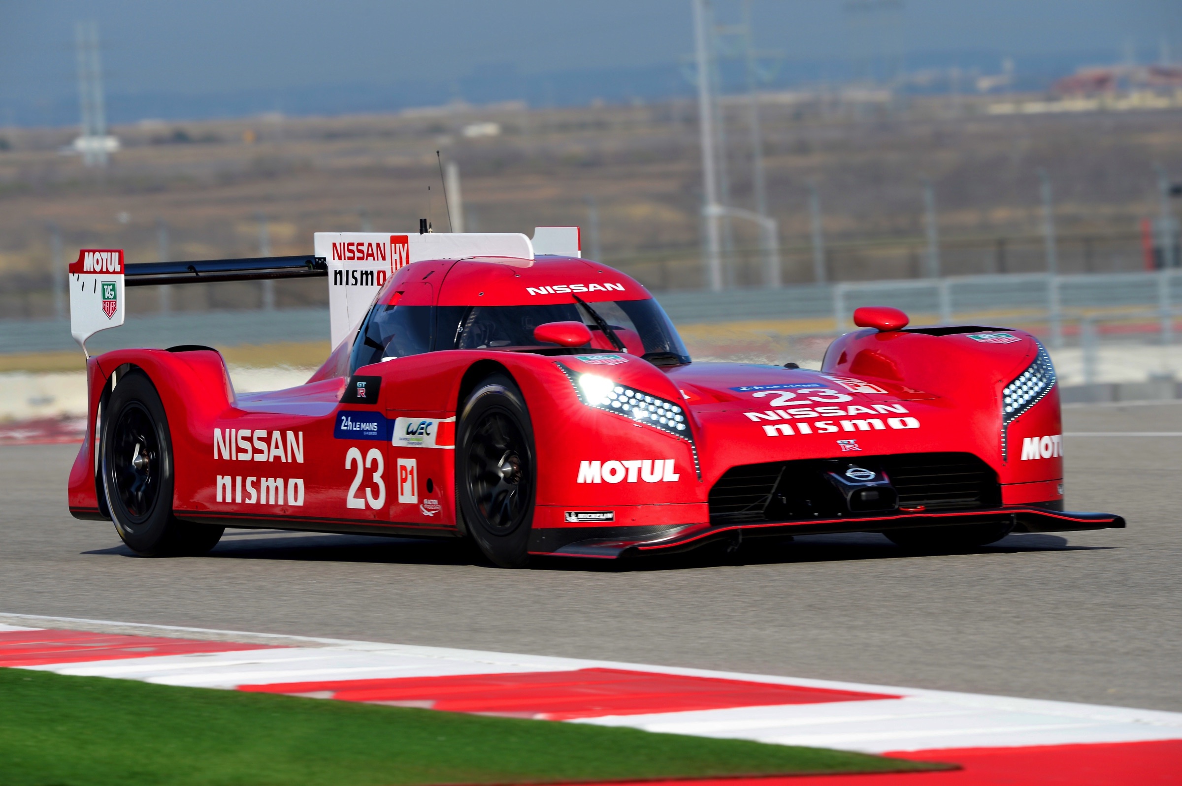 Nissan onthulde vannacht tijdens de Super Bowl de GT-R LM Nismo, die het op moet gaan nemen tegen autos als de Toyota TS040, de Audi R18 en de Porsche 919 in de LM P1-klasse in de 24 uren van Le Mans