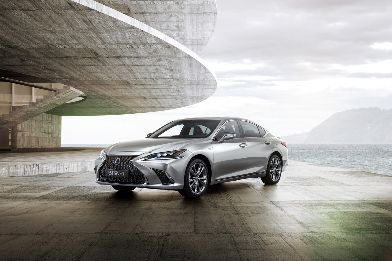 Lexus plaatst de nieuwe voorwielaangedreven ES op het niveau van de GS die gaat verdwijnen.