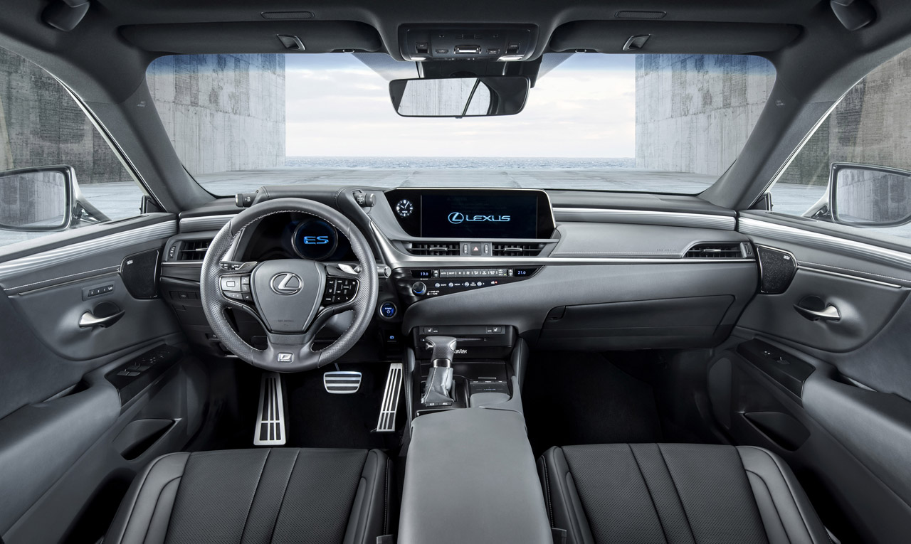 Lexus plaatst de nieuwe voorwielaangedreven ES op het niveau van de GS die gaat verdwijnen.