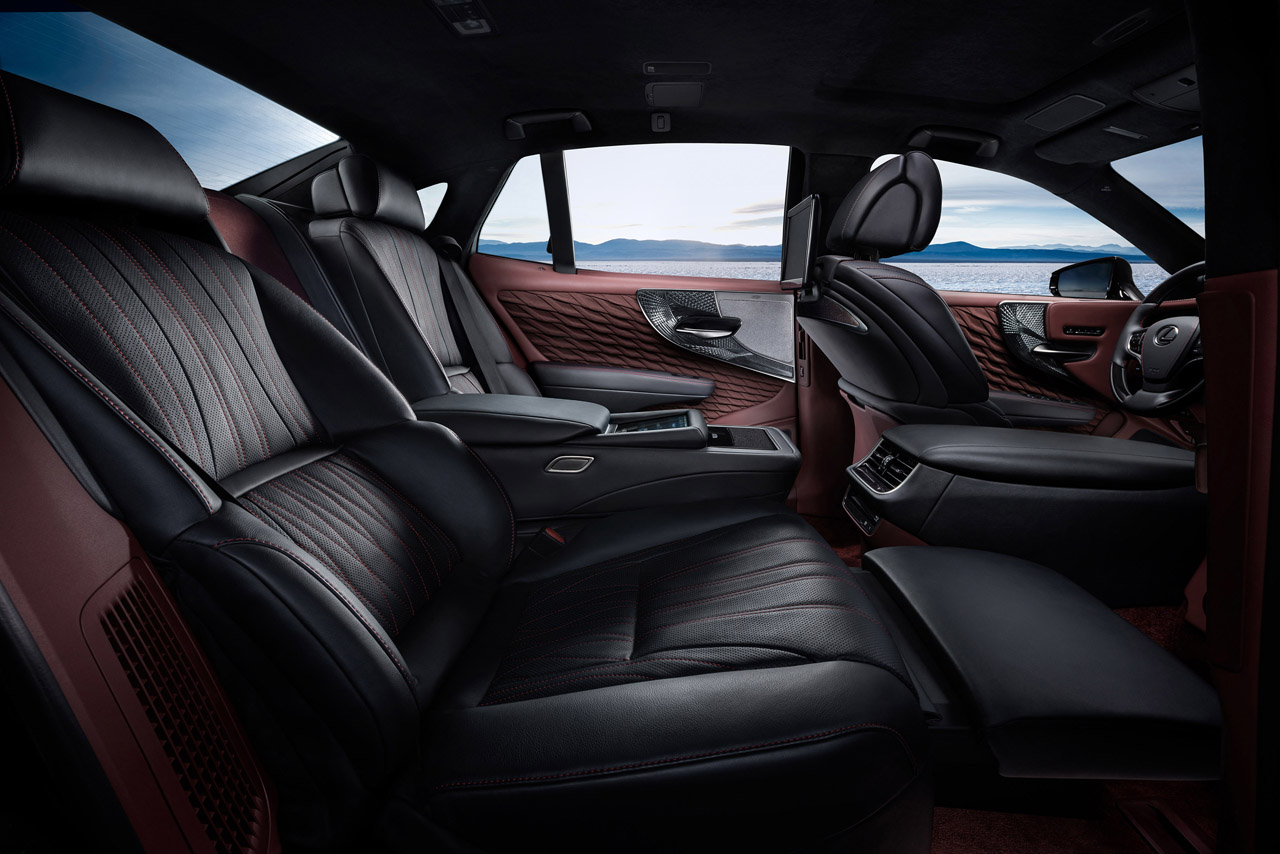 De nieuwe Lexus LS 500h heeft een prijs en zal vanaf half december worden geleverd.