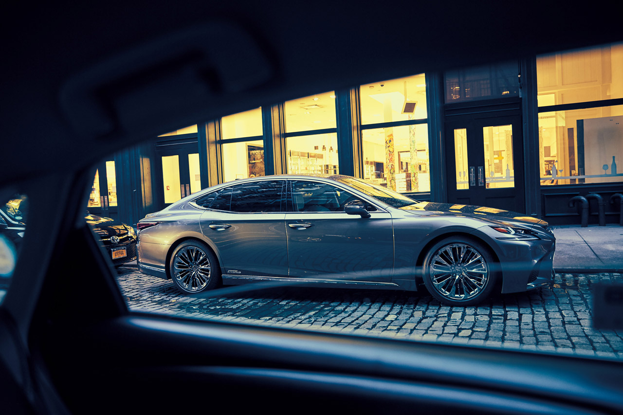 De nieuwe Lexus LS 500h heeft een prijs en zal vanaf half december worden geleverd.