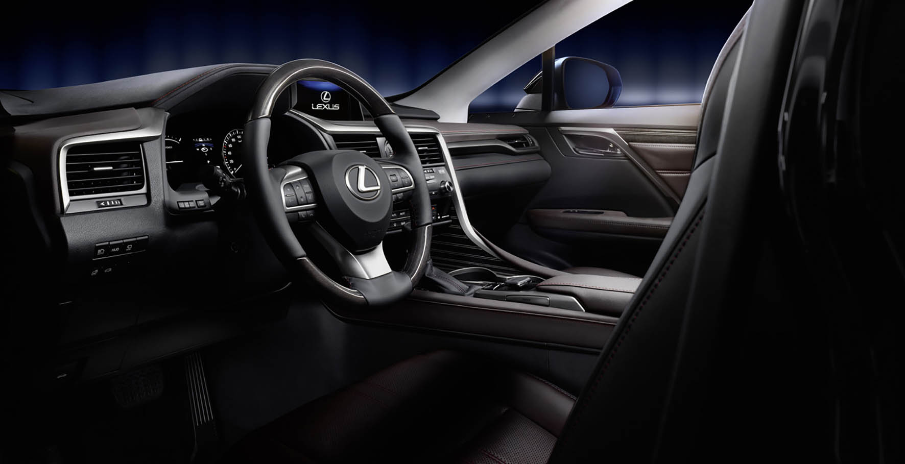 Uitvoeringen en prijzen nieuwe Lexus RX450h bekend gemaakt. De hybride SUV staat rond de jaarwisseling bij de dealer.
