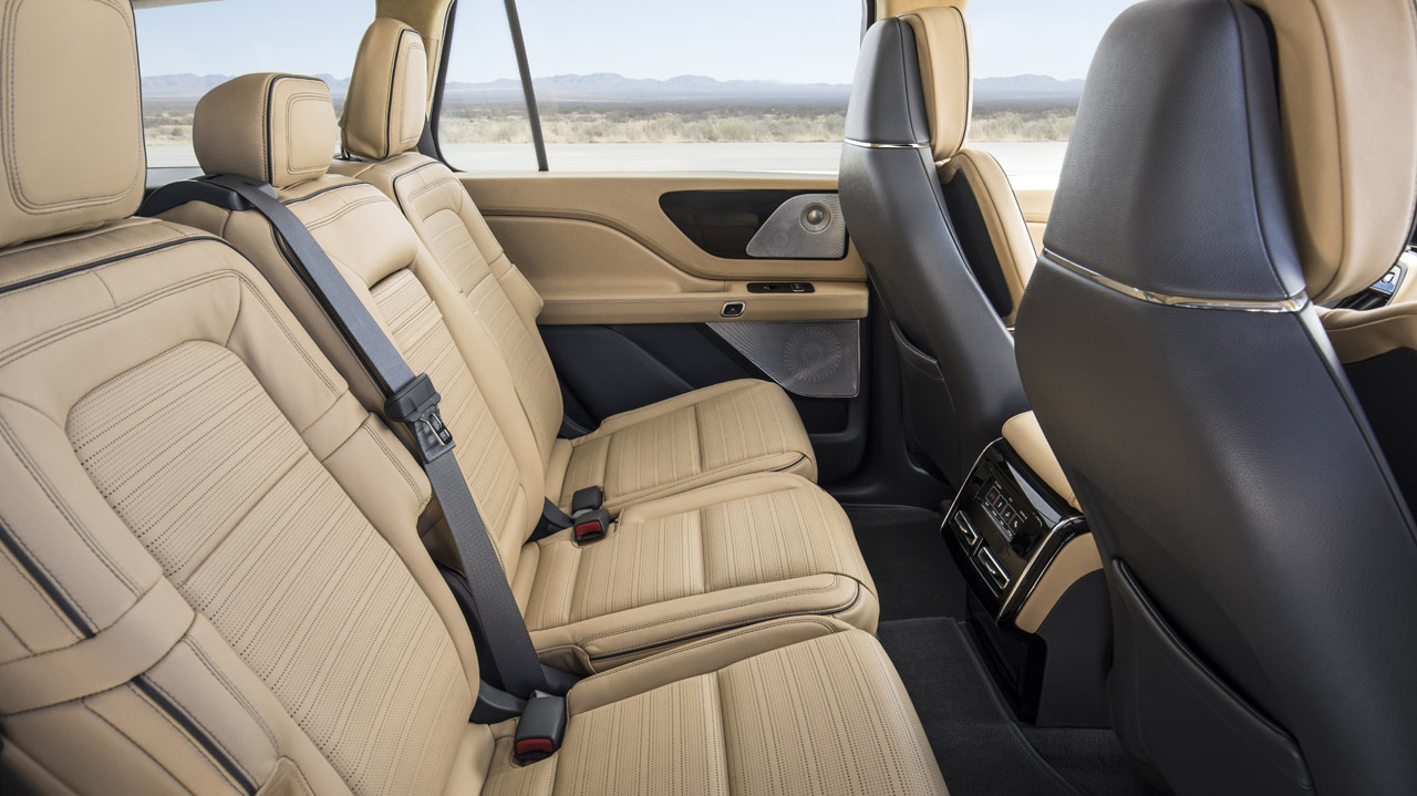 Ford's luxe tak Lincoln brengt over een jaar de Aviator SUV die nu als 'preview' in New York op de show staat.