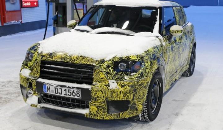 Nieuwe MINI Countryman gesignaleerd op spy video.