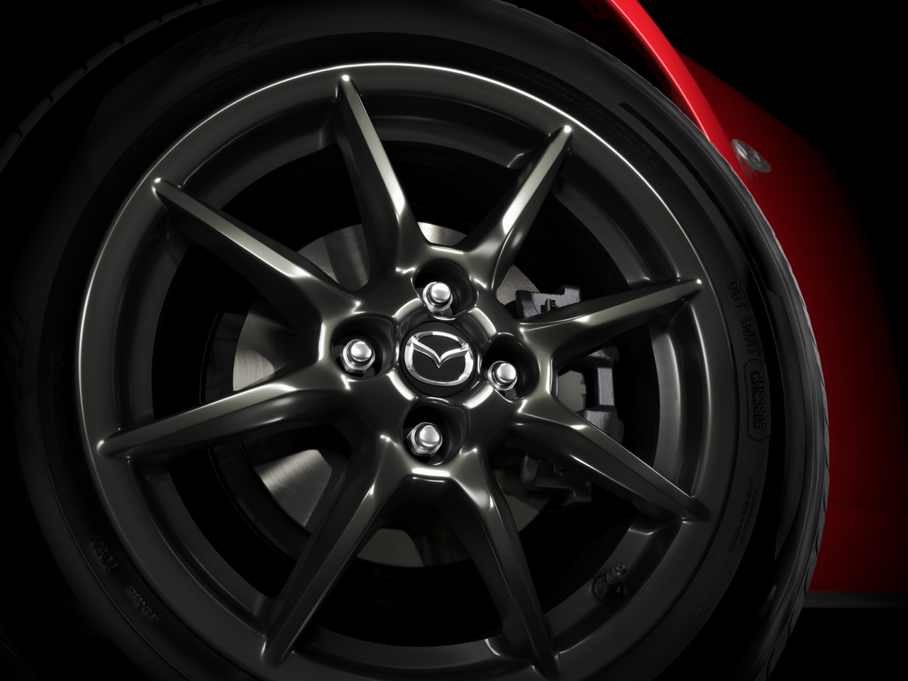 Nieuwe Mazda MX-5 alleen handgeschakeld naar Nederland met 1.5 of 2.0 liter SkyAciv-G benzinemotor.