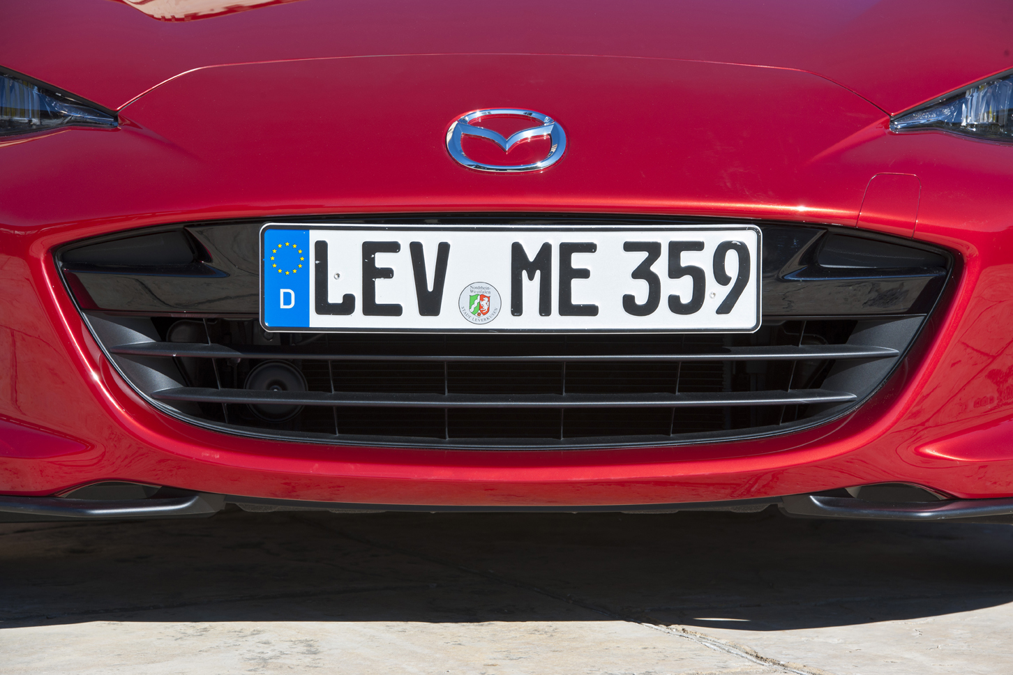Nieuwe Mazda MX-5 alleen handgeschakeld naar Nederland met 1.5 of 2.0 liter SkyAciv-G benzinemotor.