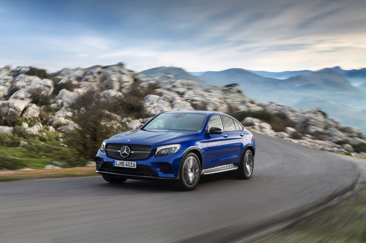 Mercedes trekt het doek van de GLC Coup tijdens de NYIAS 2016, de New York Auto Show.