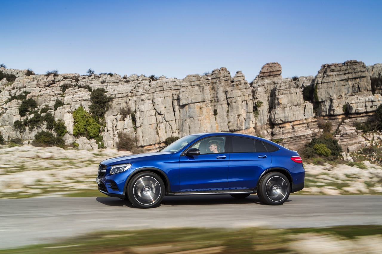 Mercedes trekt het doek van de GLC Coup tijdens de NYIAS 2016, de New York Auto Show.