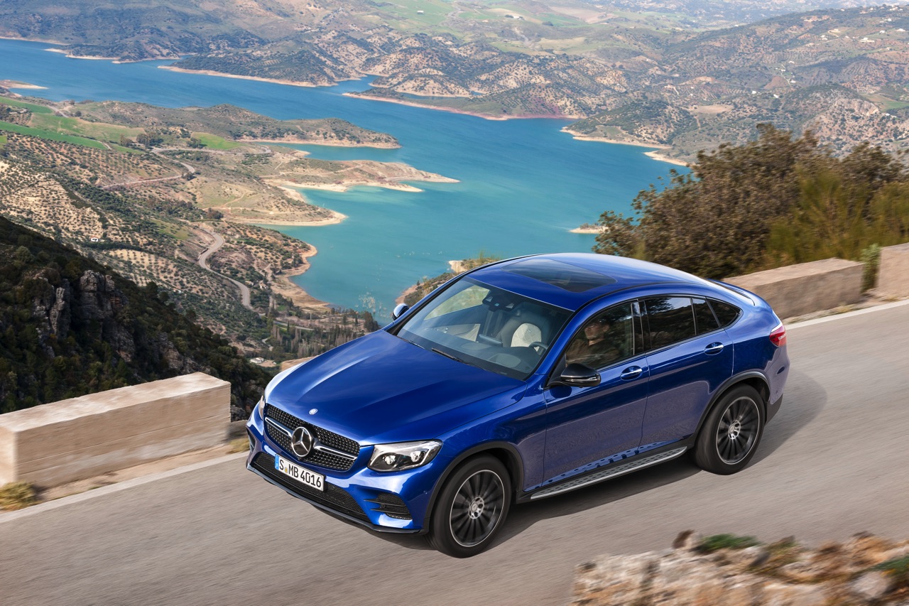 Mercedes trekt het doek van de GLC Coup tijdens de NYIAS 2016, de New York Auto Show.