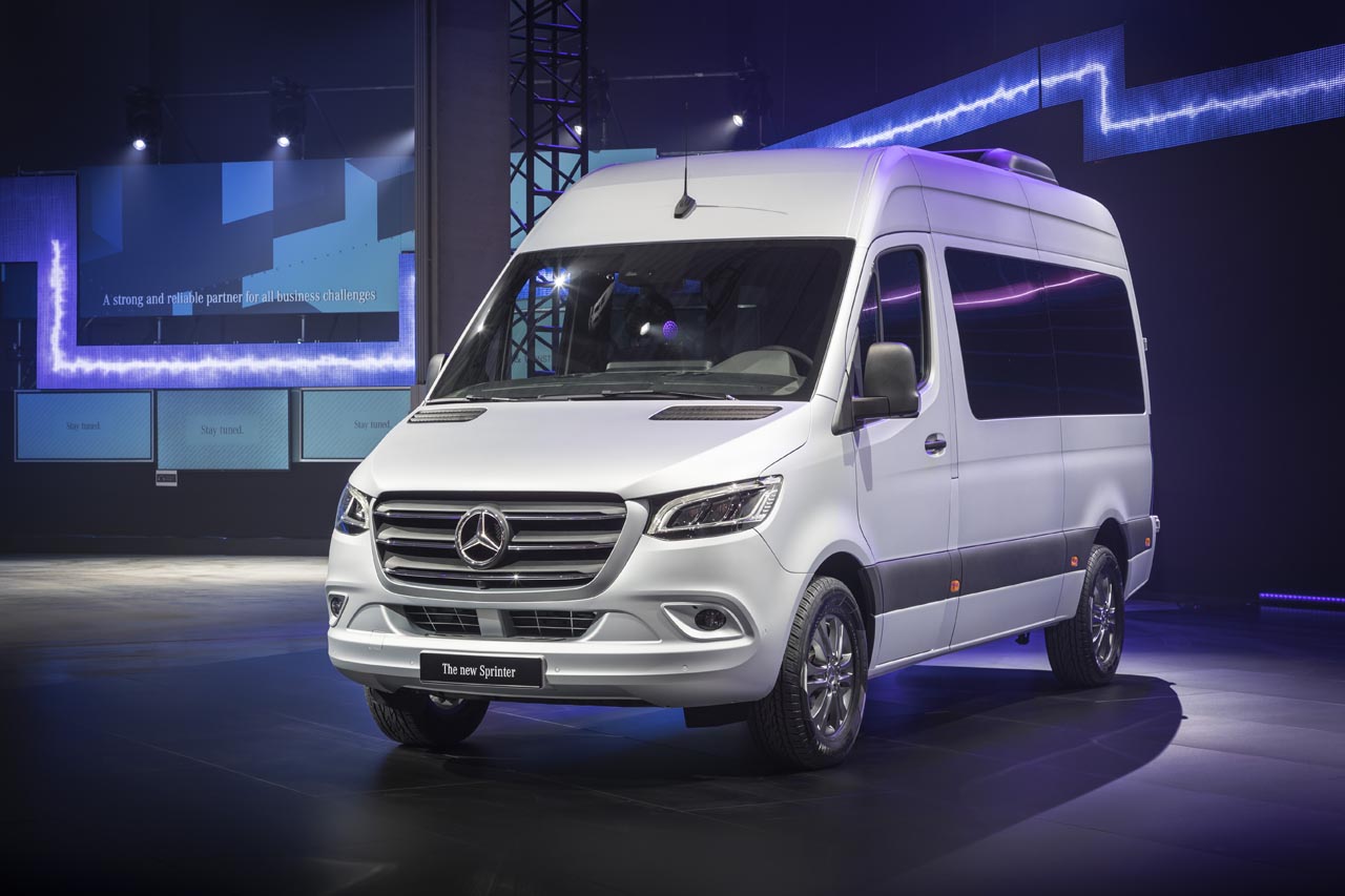 Mercedes brengt in juni de nieuwe Sprinter op de markt voortaan ook met voorwielaandrijving.