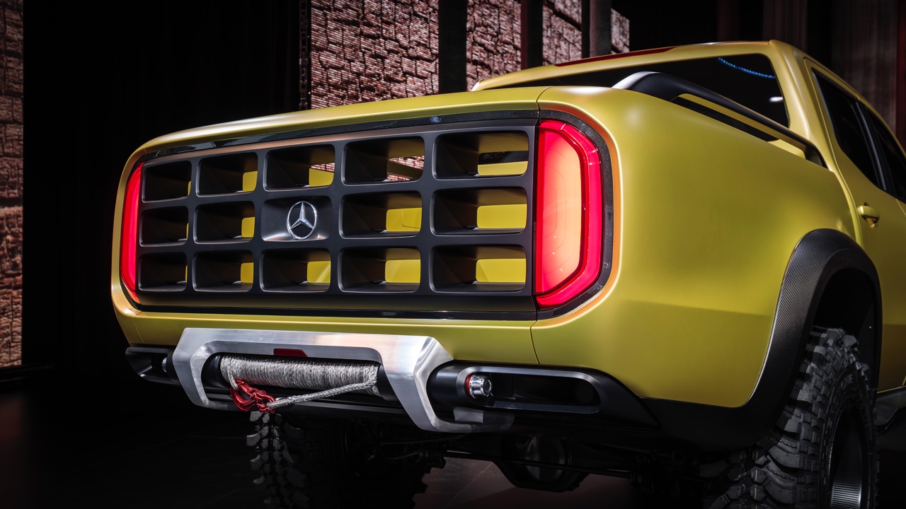 Mercedes toont studiemodel van de X-Klasse, de nieuwe modelreeks voor pick-ups van Mercedes-Benz. Na de presentatie van de Concept X-Klasse start de productie van de pick-up in 2017.