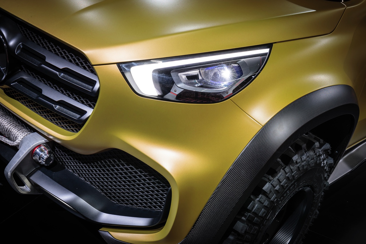Mercedes toont studiemodel van de X-Klasse, de nieuwe modelreeks voor pick-ups van Mercedes-Benz. Na de presentatie van de Concept X-Klasse start de productie van de pick-up in 2017.