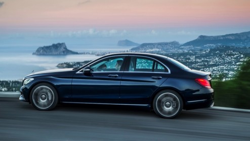Nieuwe C-Klasse W205 van Mercedes-Benz nu officieel onthuld. Live presentatie op Auto Show in Detroit, januari 2014.
