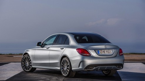 Nieuwe C-Klasse W205 van Mercedes-Benz nu officieel onthuld. Live presentatie op Auto Show in Detroit, januari 2014.