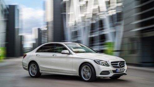 Nieuwe C-Klasse W205 van Mercedes-Benz nu officieel onthuld. Live presentatie op Auto Show in Detroit, januari 2014.