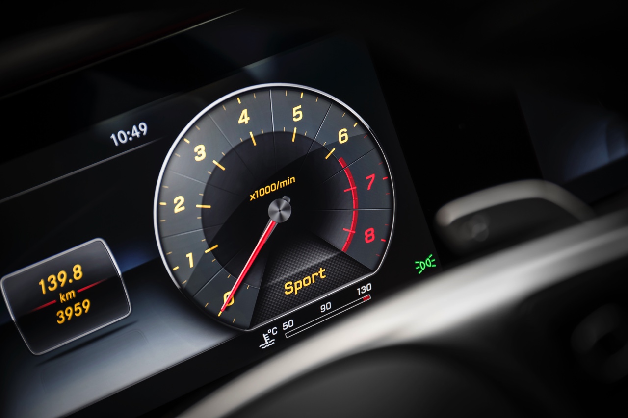 Autotest nieuwe Mercedes-Benz E-Klasse, type W213. De redactie rijdt met de E220d, E350d en E350e plug-in hybride die later in 2016 op de markt komt.