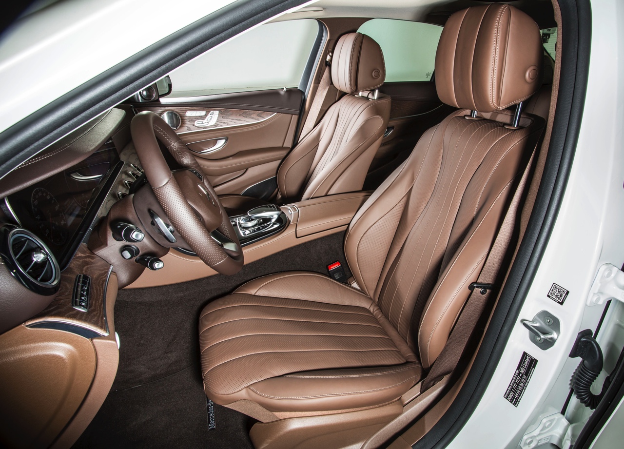 Autotest nieuwe Mercedes-Benz E-Klasse, type W213. De redactie rijdt met de E220d, E350d en E350e plug-in hybride die later in 2016 op de markt komt.