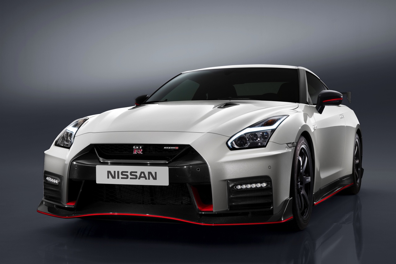 Nieuwe Nissan GT-R is nog sneller als NISMO. De 2017-uitvoering komt na de zomer op de markt met 600 pk en koolstofvezel upgrades.