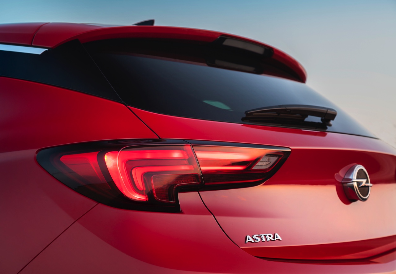 Nieuwe Opel Astra hatchback nu officieel digitaal onthuld.