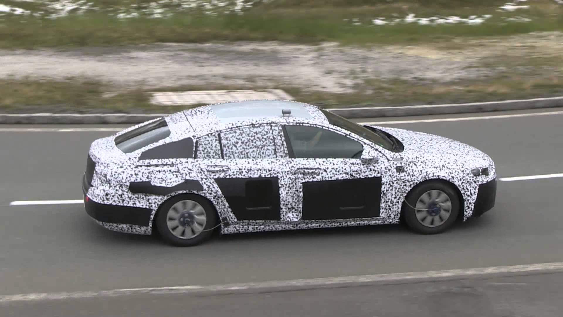 Tweede generatie Opel Insignia als prototype in beeld op spy video.
