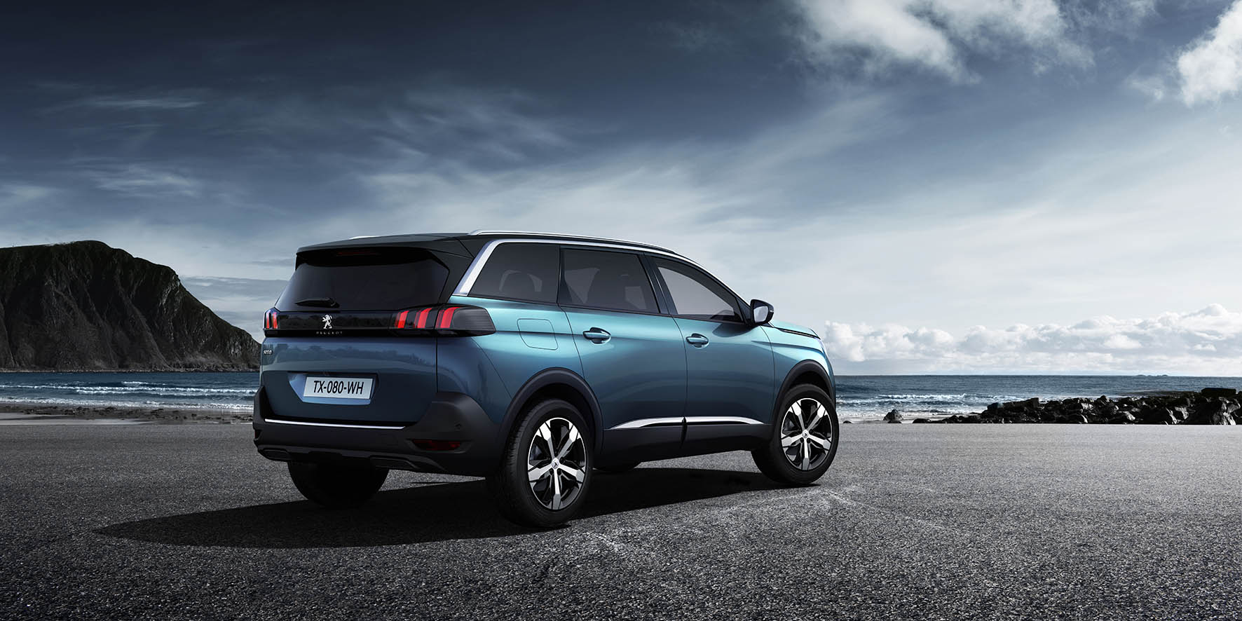 Nieuwe Peugeot 5008 onthuld. Dit zijn de eerste beelden. Peugeot transformeert de MPV naar een SUV maar zonder in te boeten op ruimte en functionaliteit.