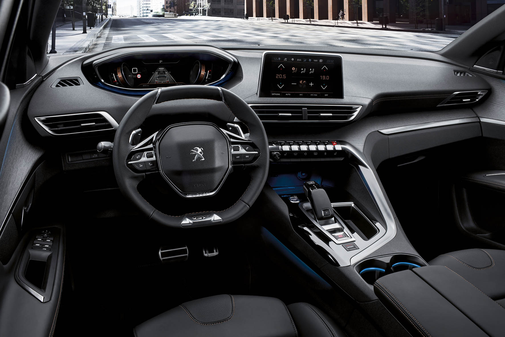 Nieuwe Peugeot 5008 onthuld. Dit zijn de eerste beelden. Peugeot transformeert de MPV naar een SUV maar zonder in te boeten op ruimte en functionaliteit.