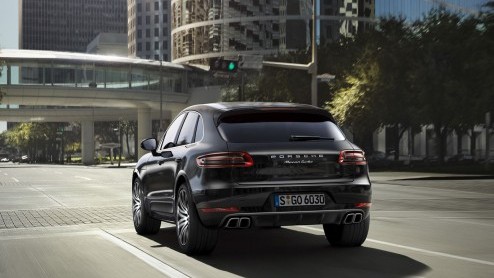 Porsche Macan maakt debuut in Tokio en Los Angeles. Begin april 2014 in Nederlandse showrooms. Prijzen vanaf 75 mille.