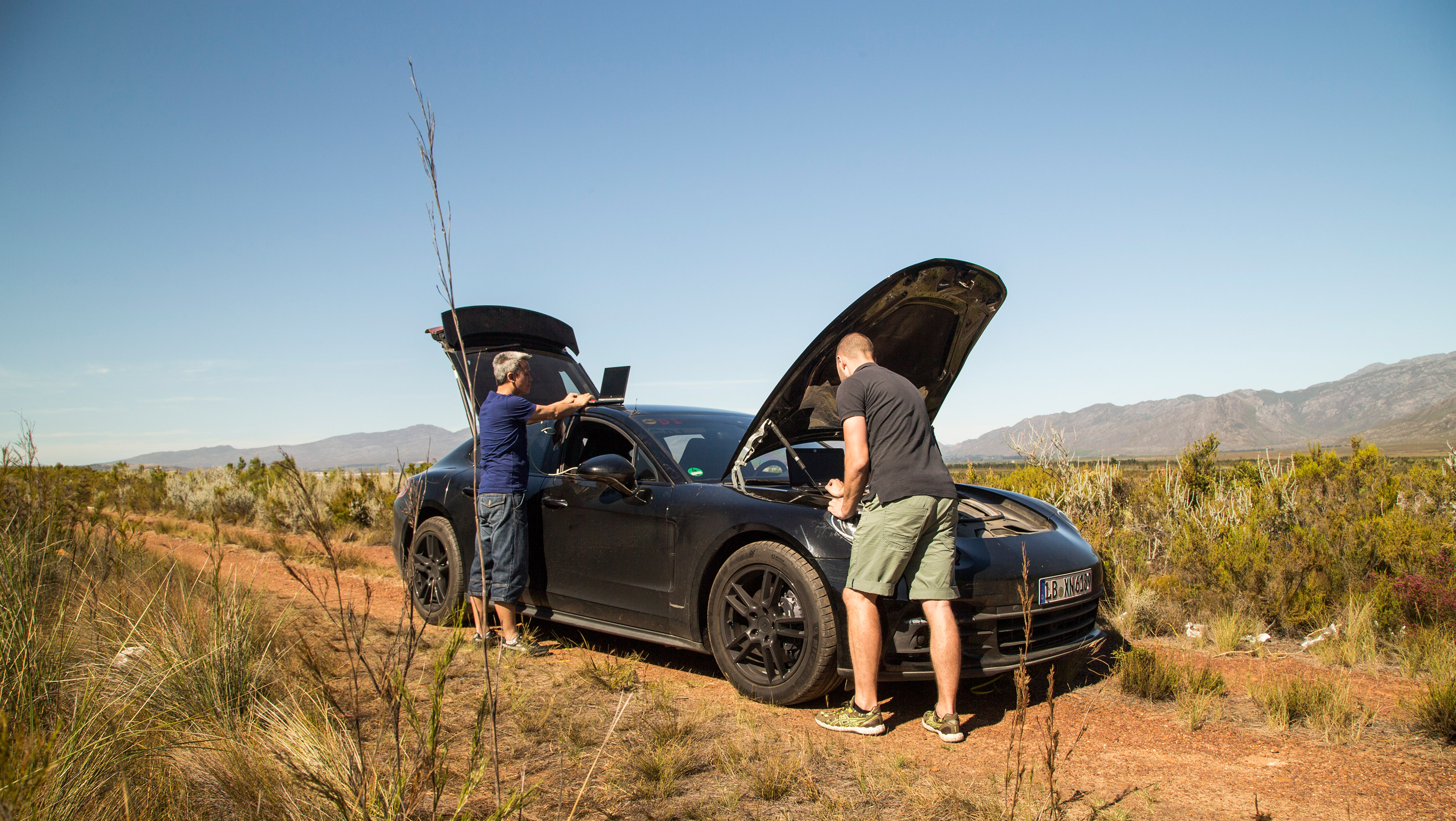 Nieuwe Porsche Panamera wordt in de zomer van 2016 onthuld en krijgt ook nog een variatie in de vorm van de Shooting Brake op basis van de Sport Turismo.