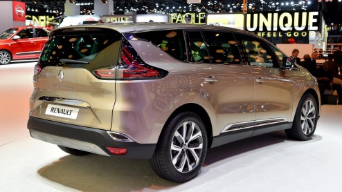 Alle details over de nieuwe generatie Renault Espace, die getransformeerd is van MPV naar crossover met vierwielbesturing, LED-verlichting en massagestoelen.