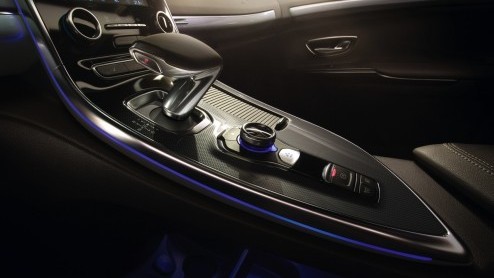 Alle details over de nieuwe generatie Renault Espace, die getransformeerd is van MPV naar crossover met vierwielbesturing, LED-verlichting en massagestoelen.