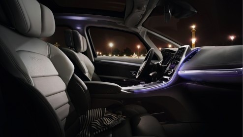 Alle details over de nieuwe generatie Renault Espace, die getransformeerd is van MPV naar crossover met vierwielbesturing, LED-verlichting en massagestoelen.