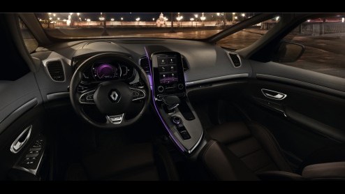 Alle details over de nieuwe generatie Renault Espace, die getransformeerd is van MPV naar crossover met vierwielbesturing, LED-verlichting en massagestoelen.